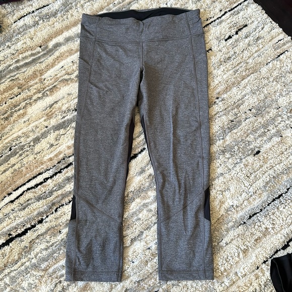Lululemon capri - Picture 1 of 4